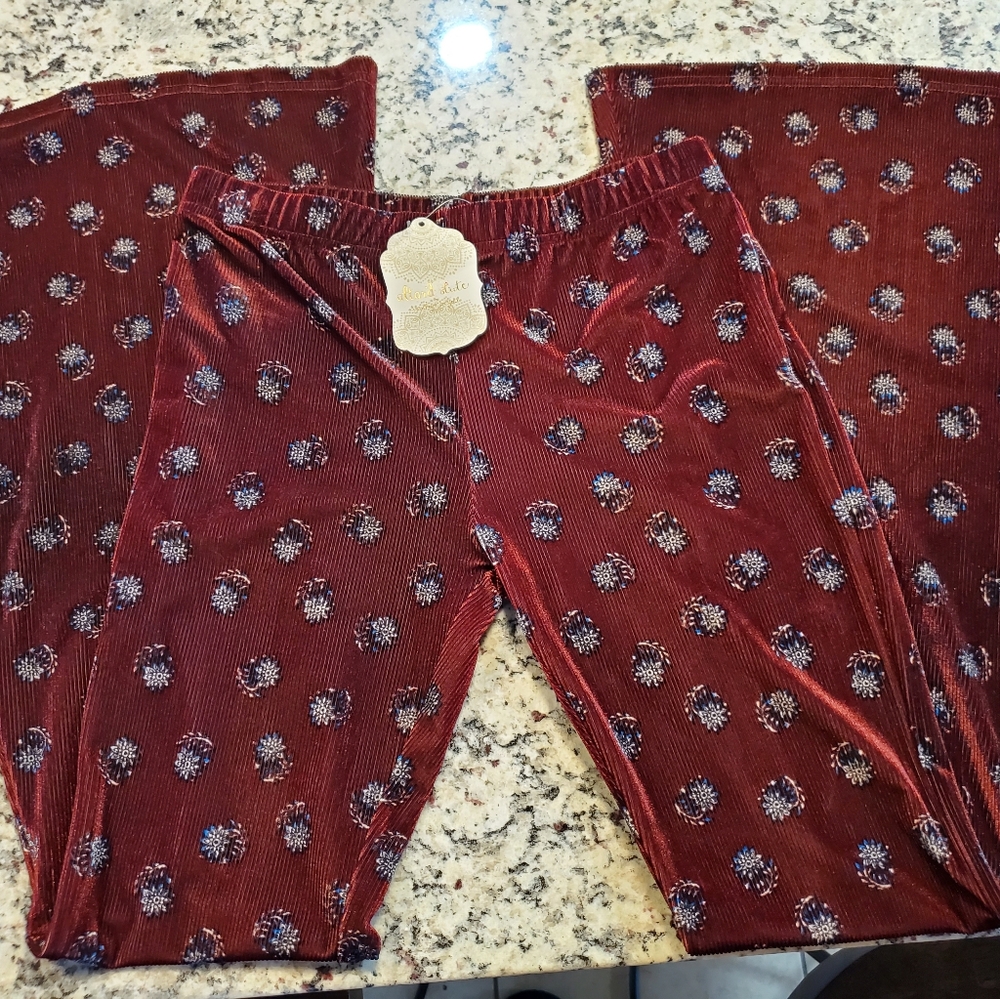 Altar'd state M flare pants